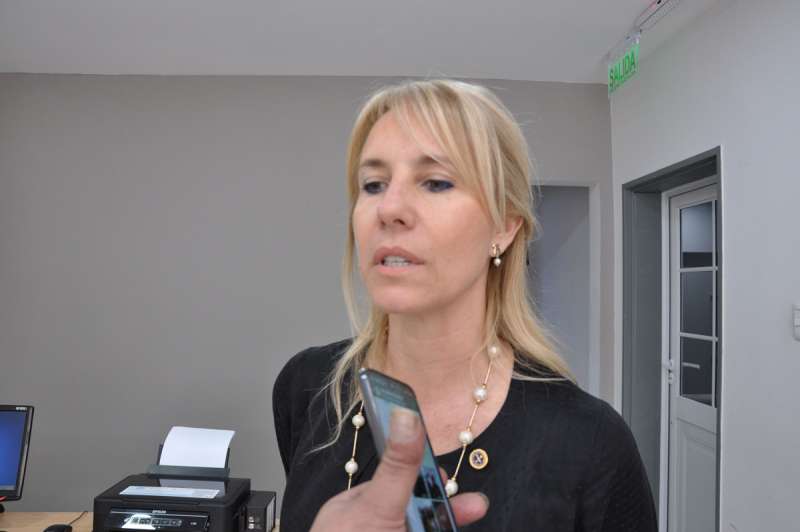 La presidente del Colegio de Escribanos de Tierra del Fuego, Escribana Alejandra Castelln Arrieta, valor el seminario realizado entre la Universidad Notarial Argentina y del Consejo Federal de Catastro.