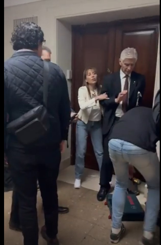 La senadora fueguina Cristina Lpez intent tomar un despacho por la fuerza
