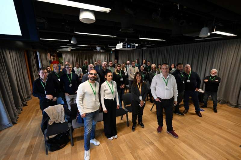 Google junto a ADIRA presentaron avances del programa que busca transformar a los medios del interior