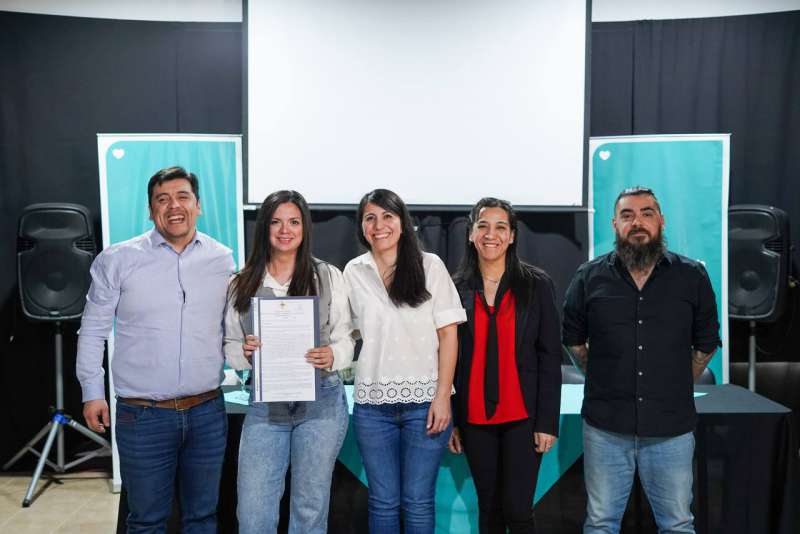 Entrega de decretos de adjudicacin en el barrio Procrear