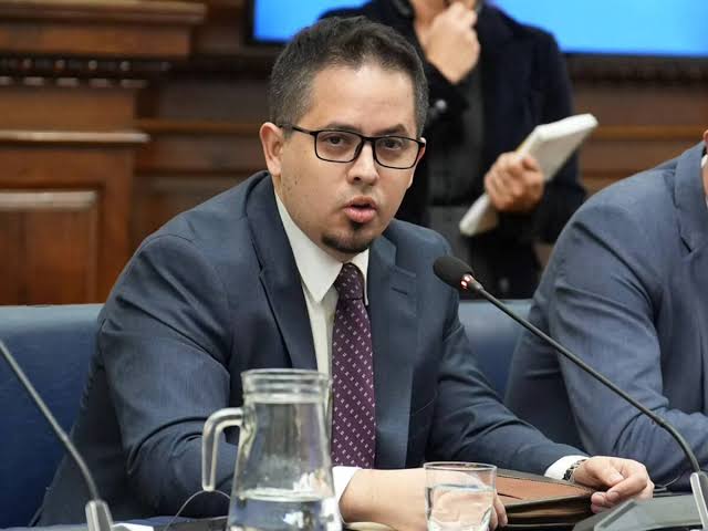 Pauli pidi� �levantar un poquito la vara de la discusi�n pol�tica�