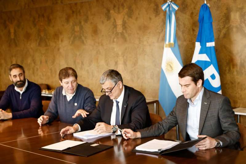 YPF inici de manera formal el traspaso de sus operaciones en Tierra del Fuego
