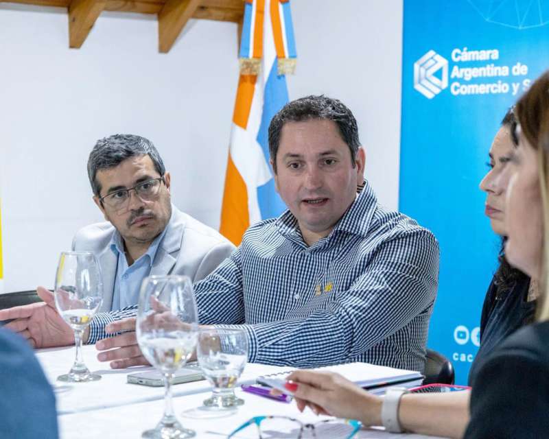 Gonz�lez advirti� que el conflicto puede poner en riesgo futuras temporadas de cruceros