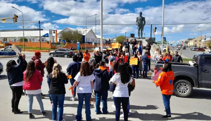 Profesionales advierten profundo malestar por el acuerdo paritario y exigen ser convocados 