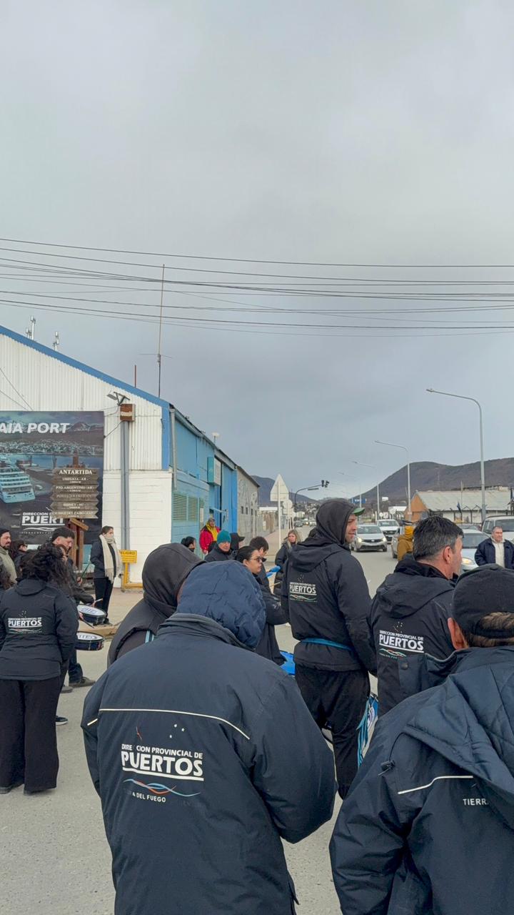 "Sin paz para los trabajadores no habr� paz para la intervenci�n"