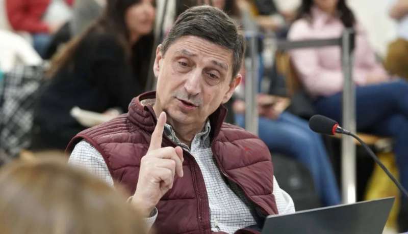 Tavarone pide que las costas de los juicios perdidos las paguen los funcionarios