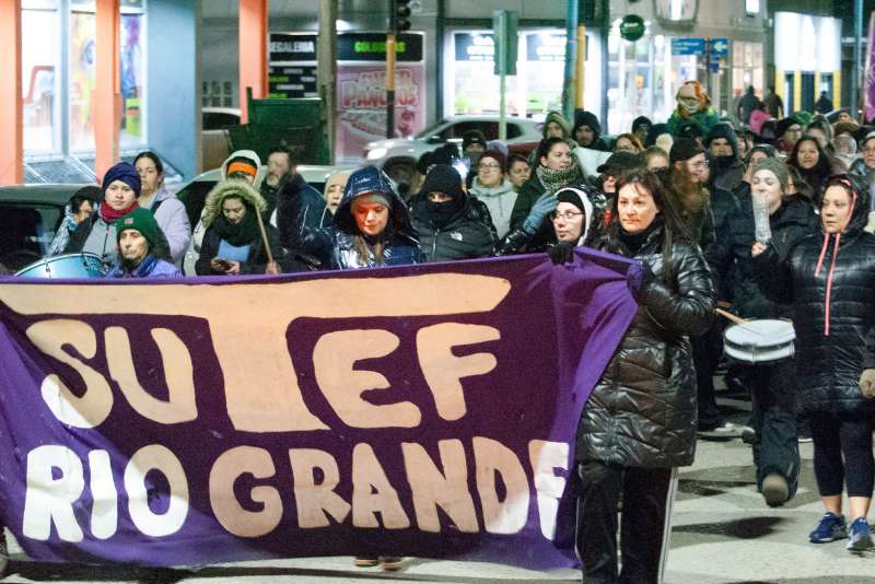 Tras cinco semanas de medidas de fuerza, el gobierno convoc� para hoy al SUTEF 