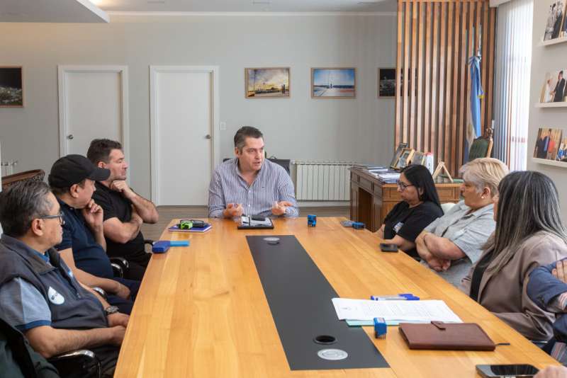 P�rez encabez� la firma de acuerdo de aumento salarial 