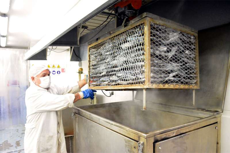 Se concret la primera exportacin de centolln elaborado