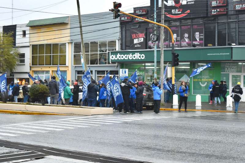 Manifestacin en la delegacin de la Legislatura