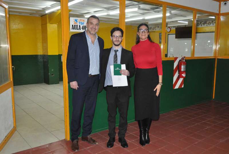 Cinco nuevos profesionales egresaron de la UCES