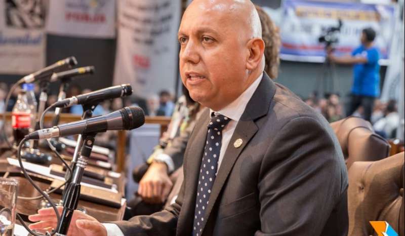 La Ley 1355 no prohbe la acuicultura en tierra, lo que prohbe es el modelo de salmoneras al estilo chileno