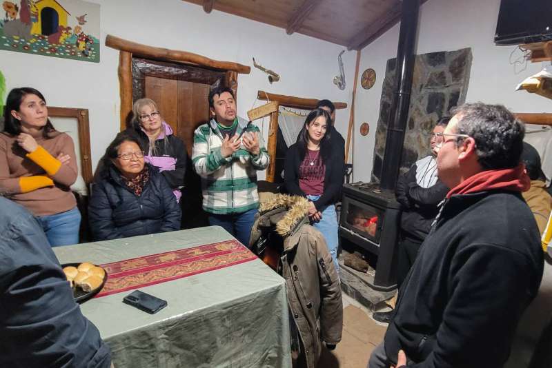 El Municipio acompaa las conexiones domiciliarias de agua y cloacas en Altos de la Montaa