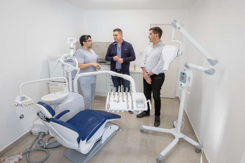 P�rez anunci� la instalaci�n de un nuevo sill�n odontol�gico en el Centro Municipal de Salud N.� 1