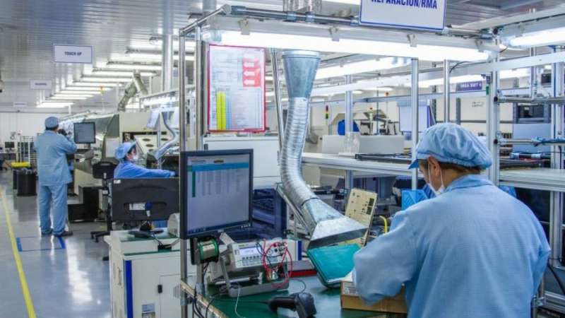 La industria fueguina busca diversificar productos para sobrevivir a la crisis