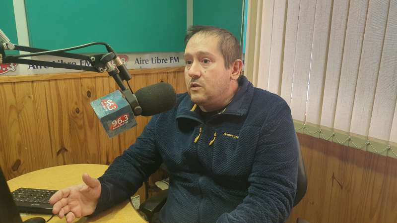 La Lista Azul y Roja desaf�a d�cadas de conducci�n y promete �abrir el cuartel a la comunidad�