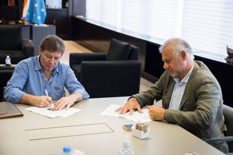 El gobernador Melella firm un convenio de cooperacin con Newsan 