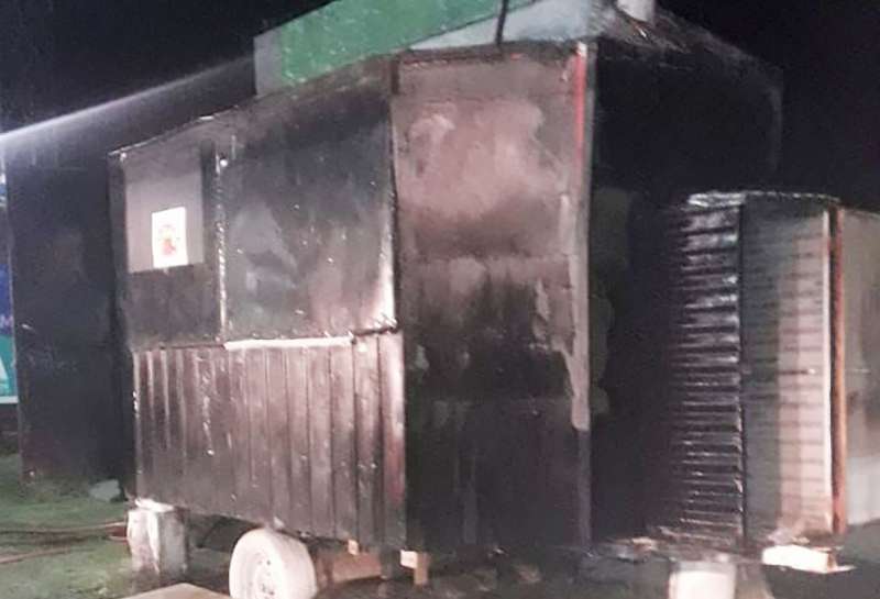 Se incendi un carrito de comidas