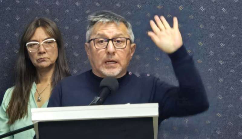 "Es la acci�n, en t�rminos diplom�ticos, m�s fuerte que ha hecho la Argentina despu�s de la guerra�, afirm� Guzm�n 