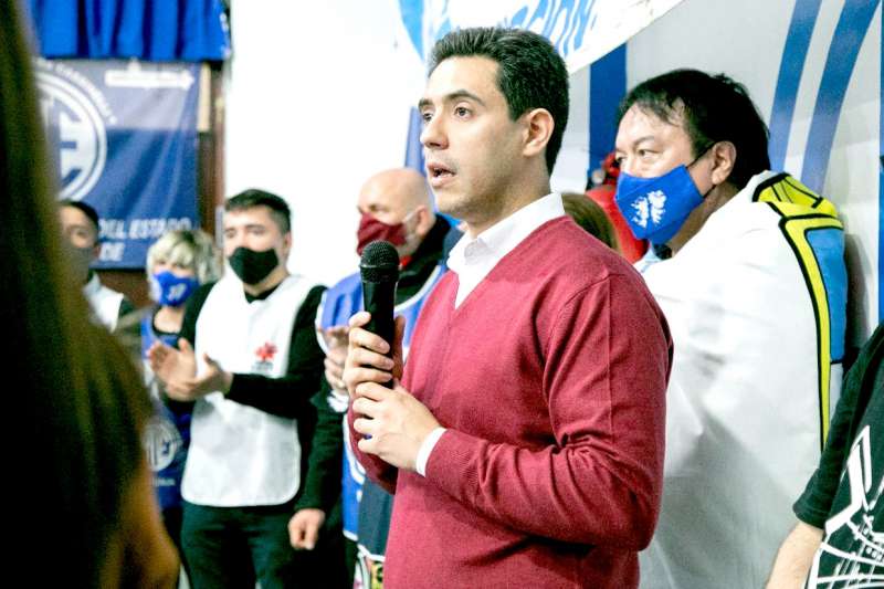 Tenemos que caminar la calle y llegar a los vecinos