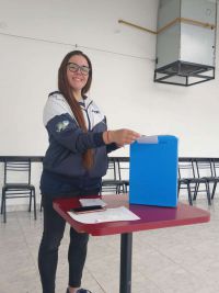 Contundente ratificacin al frente de APOC