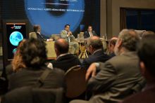 Santiago Pauli encabez� el Foro Fin del Mundo   