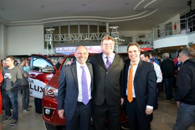 Celentano Motors present la nueva Toyota Hilux 2016