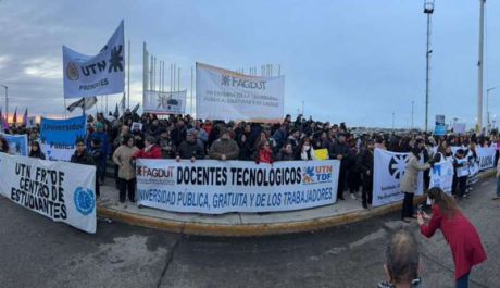 Multitudinario y abarcativo acompa�amiento al reclamo de las universidades